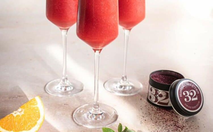 Rezept: Aperitif-Cocktail mit Prosecco und Erdbeeren